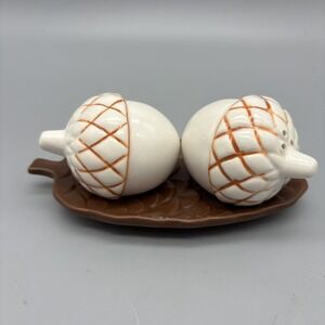 Hallmark Acorn Salt And Pepper Shakers With Leaf Dish Ceramic Fall AutumnCountry